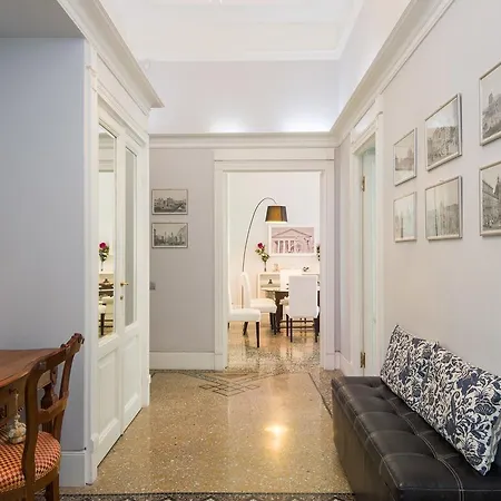 Rsh Lungotevere Apartment *